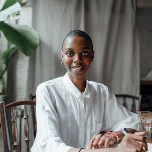 Foto de Júlia, cliente que deu o depoimento.